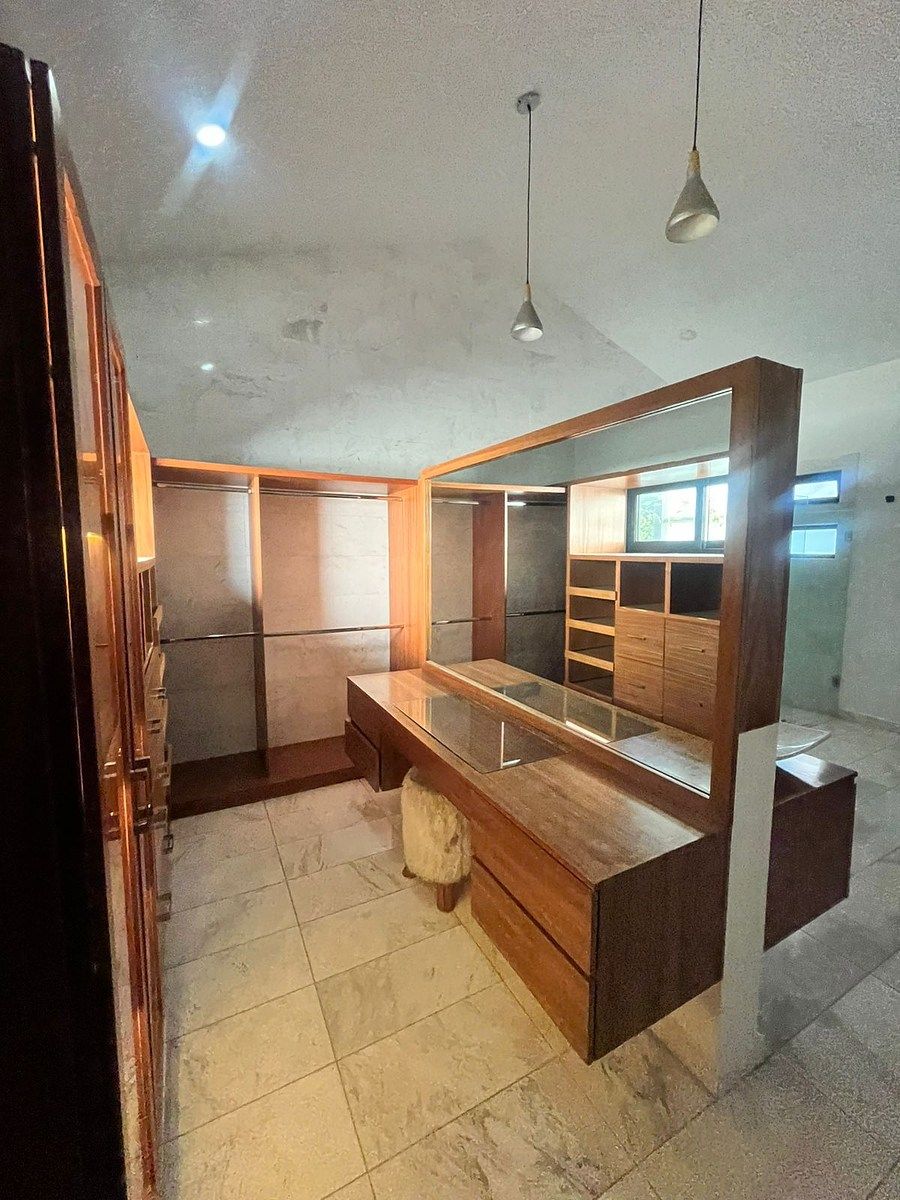 16 de 21: Vestidor Principal