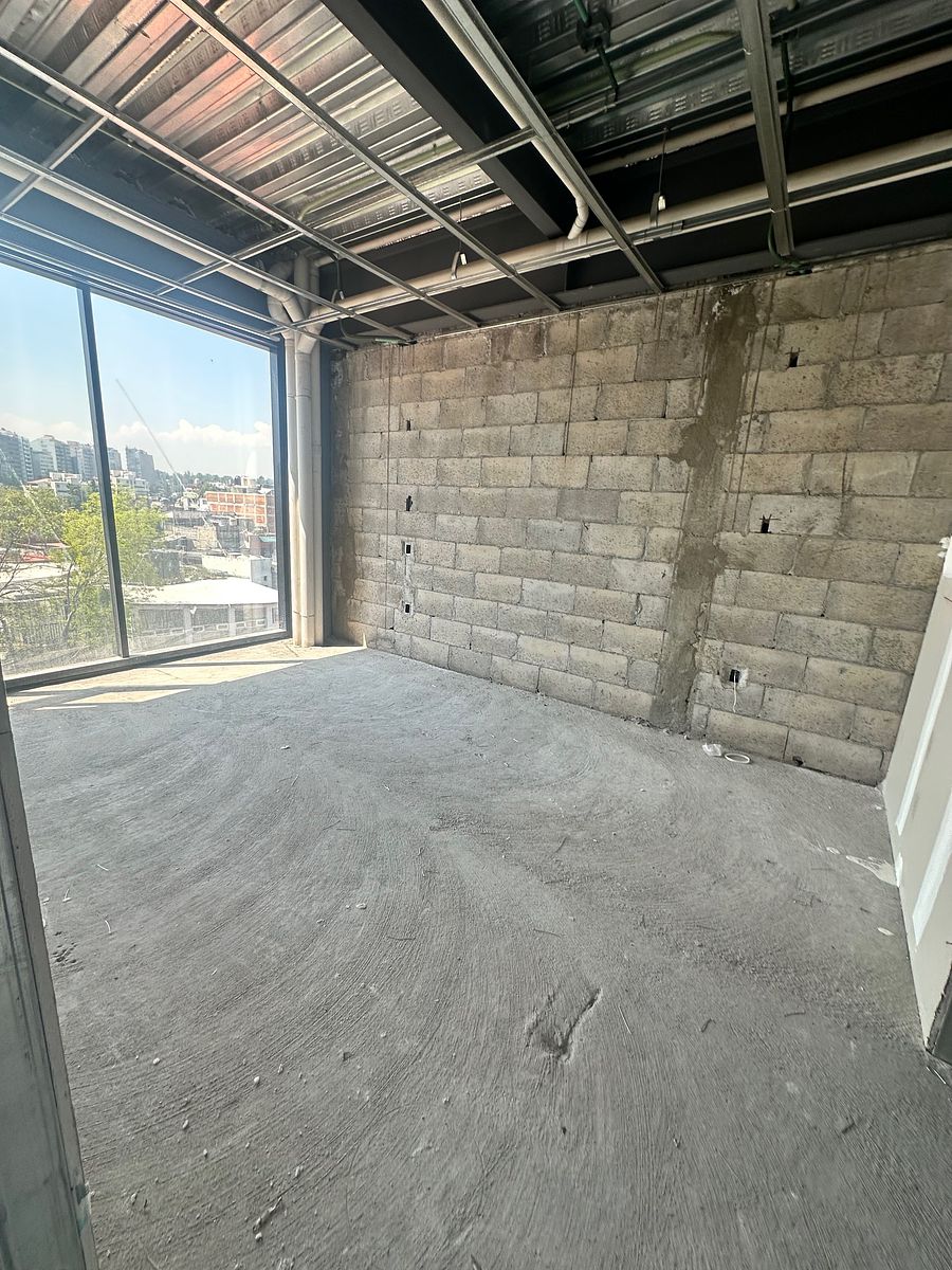 12 de 15: Recámara secundaria con closet y baño