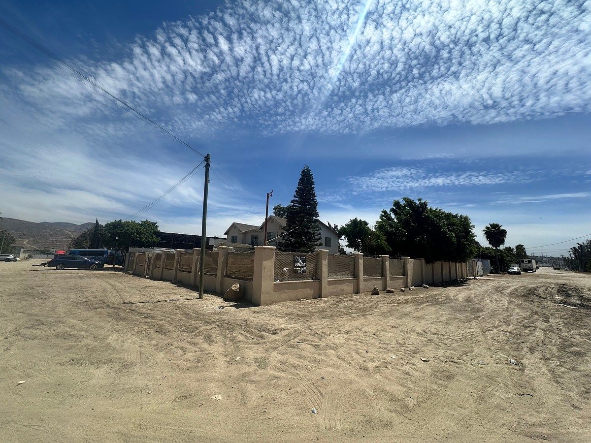 1 de 3: Doble frente. Esquina