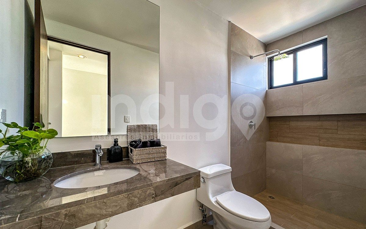 25 of 40: Baño Completo