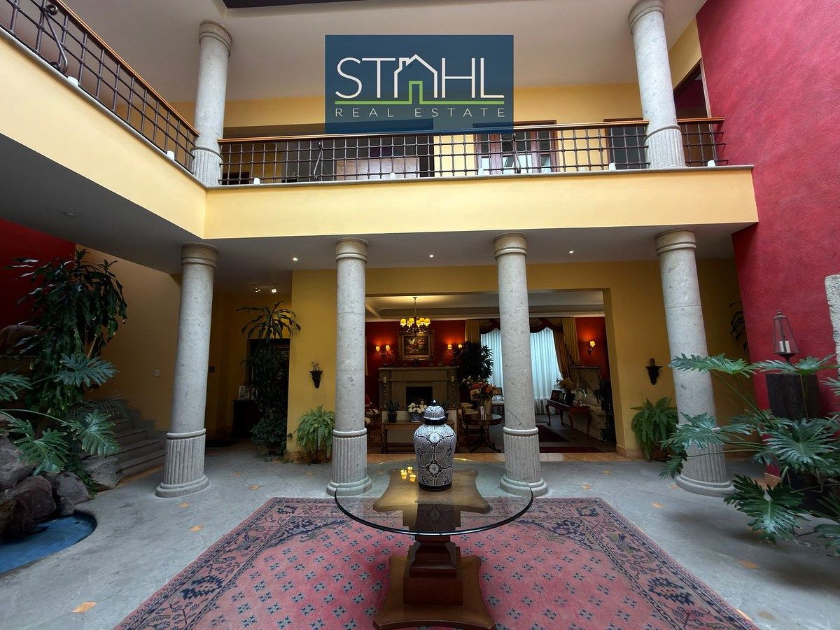 House in Bosque de las Lomas, Miguel Hidalgo, photo 11 of 27