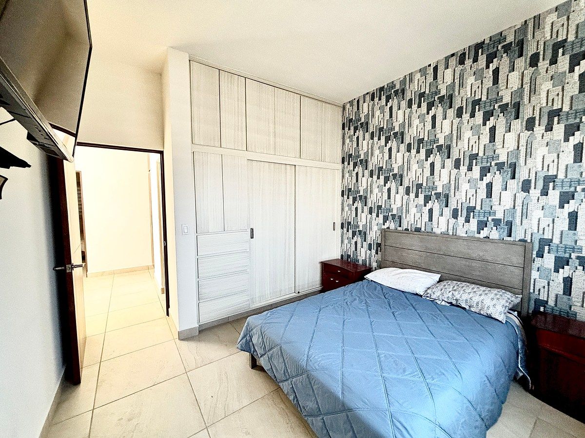 6 de 9: Recámara  con clóset