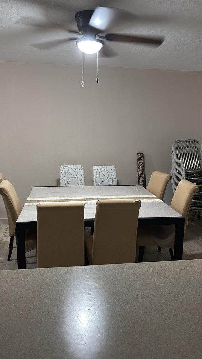 8 of 14: Comedor