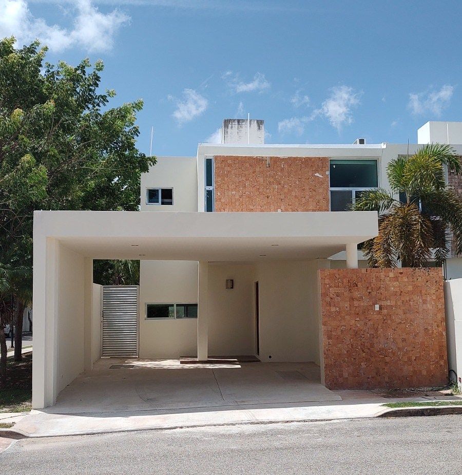 Casa de 3 Recámaras en la Privada La Antigua Santa María Chuburná Mérida