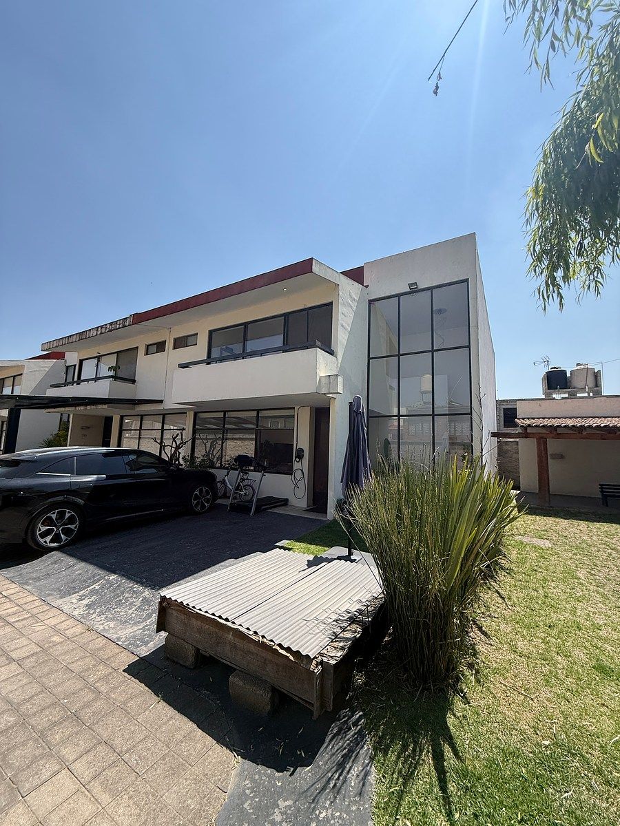 1 de 26: Fachada
