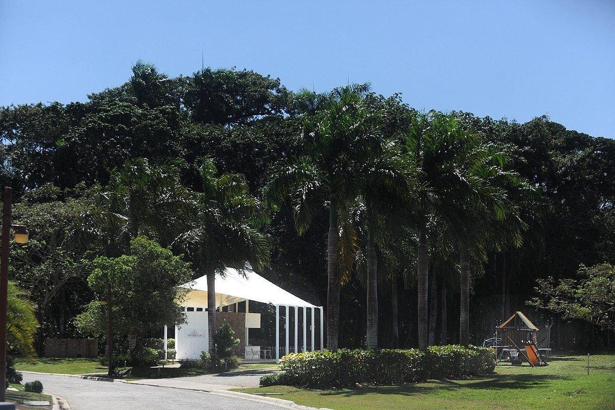 Luxury Residential lots available near the airport &amp; Bergantin, photo 1 of 5