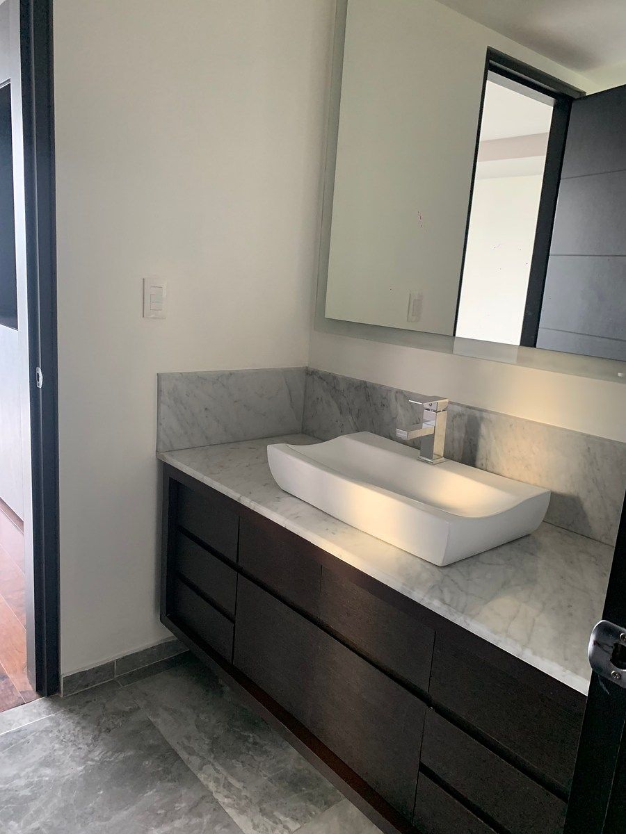 17 de 40: Baño principal
