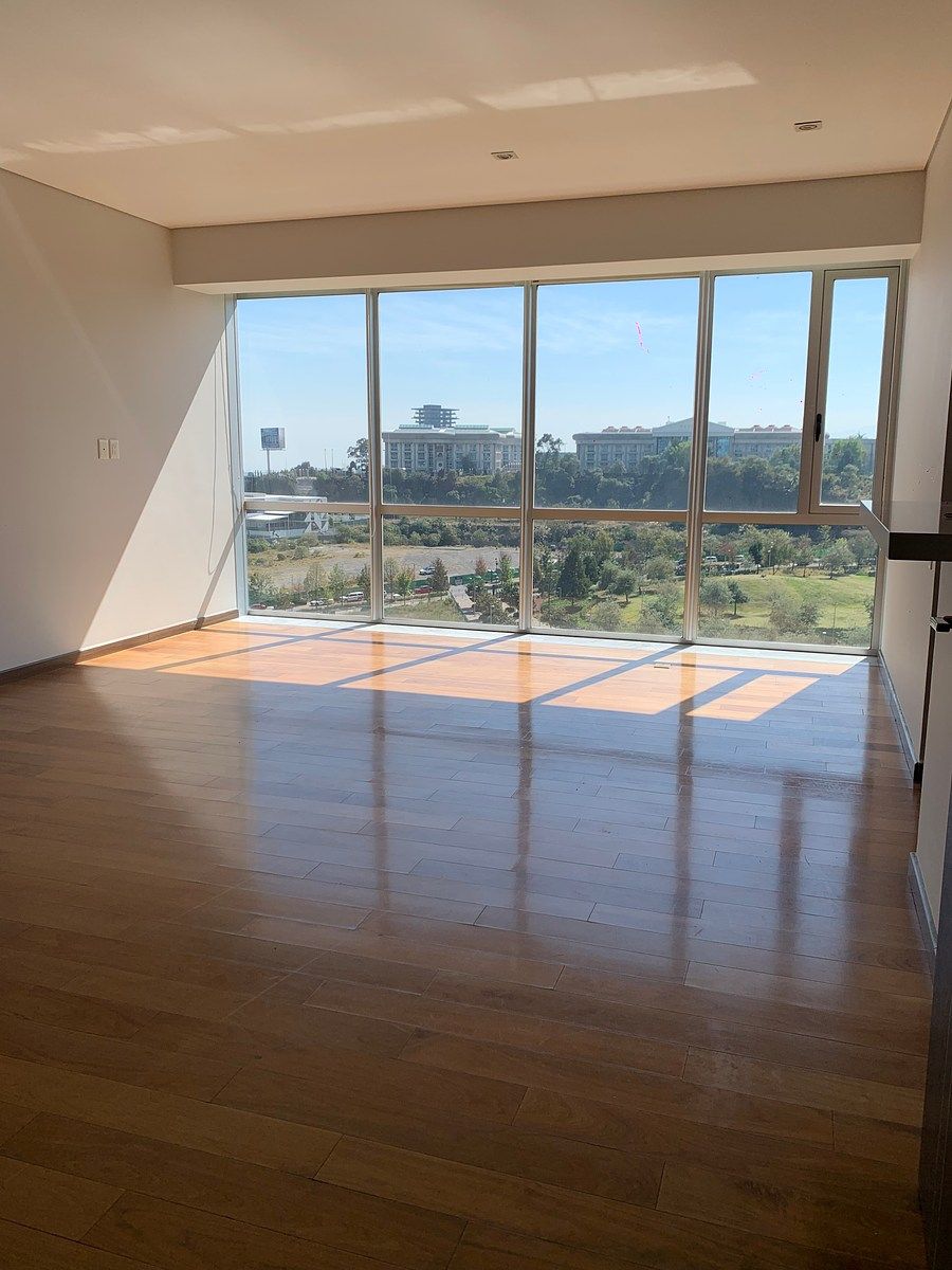 1 de 40: Estancia con vista al parque