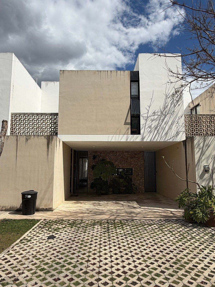 RENTA CASA TEMOZON NORTE SIN MUEBLES, foto 1 de 18