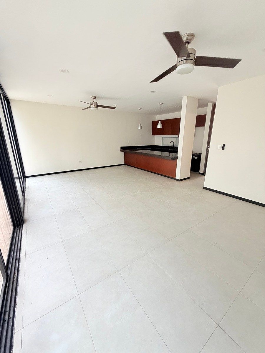 Sala, comedor y cocina, foto 2 de 18