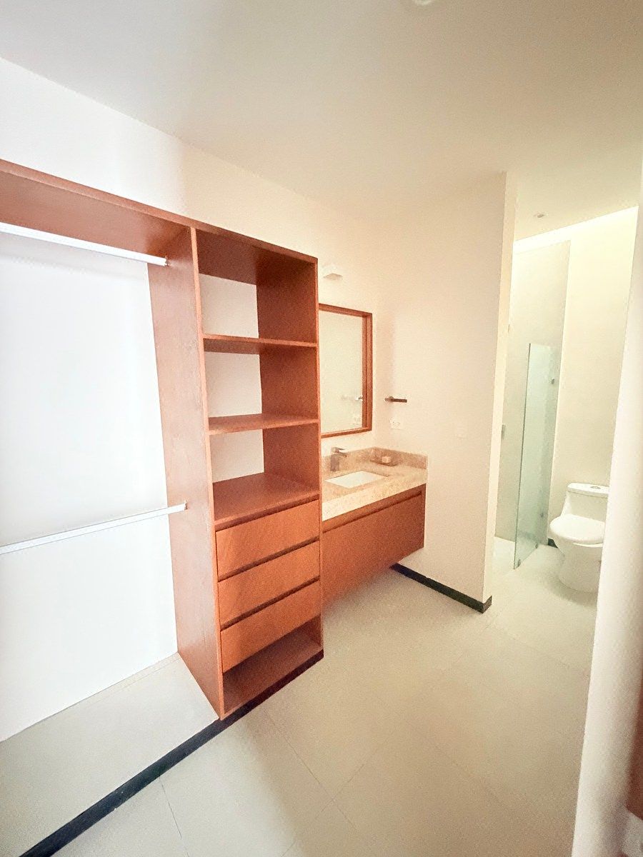 Baño recámara principal, foto 13 de 18