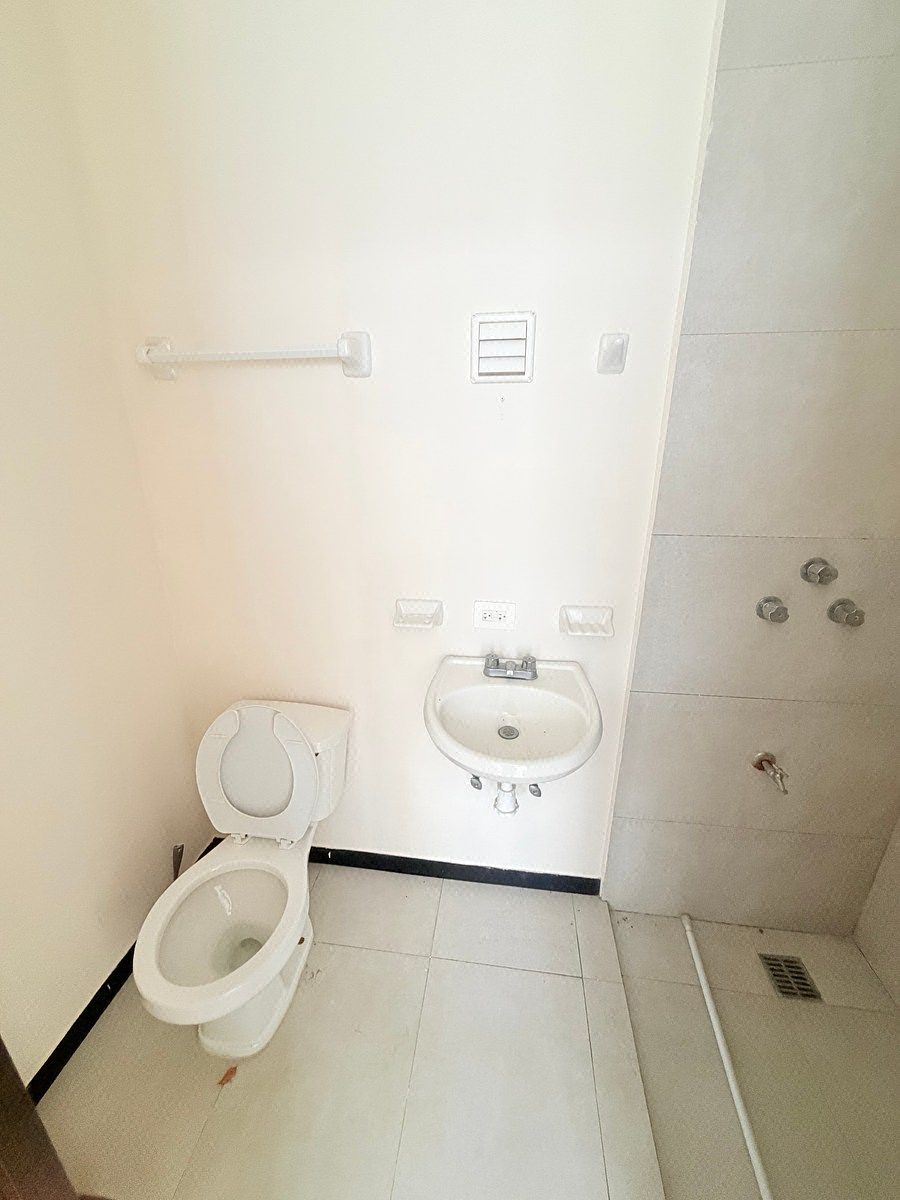Baño cuarto de servicio, foto 17 de 18