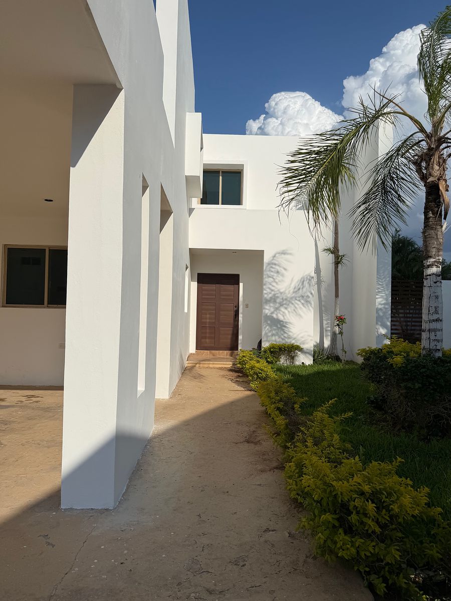 CASA EN RENTA EN ALTABRISA PRIVADA PALMERALES, foto 1 de 27