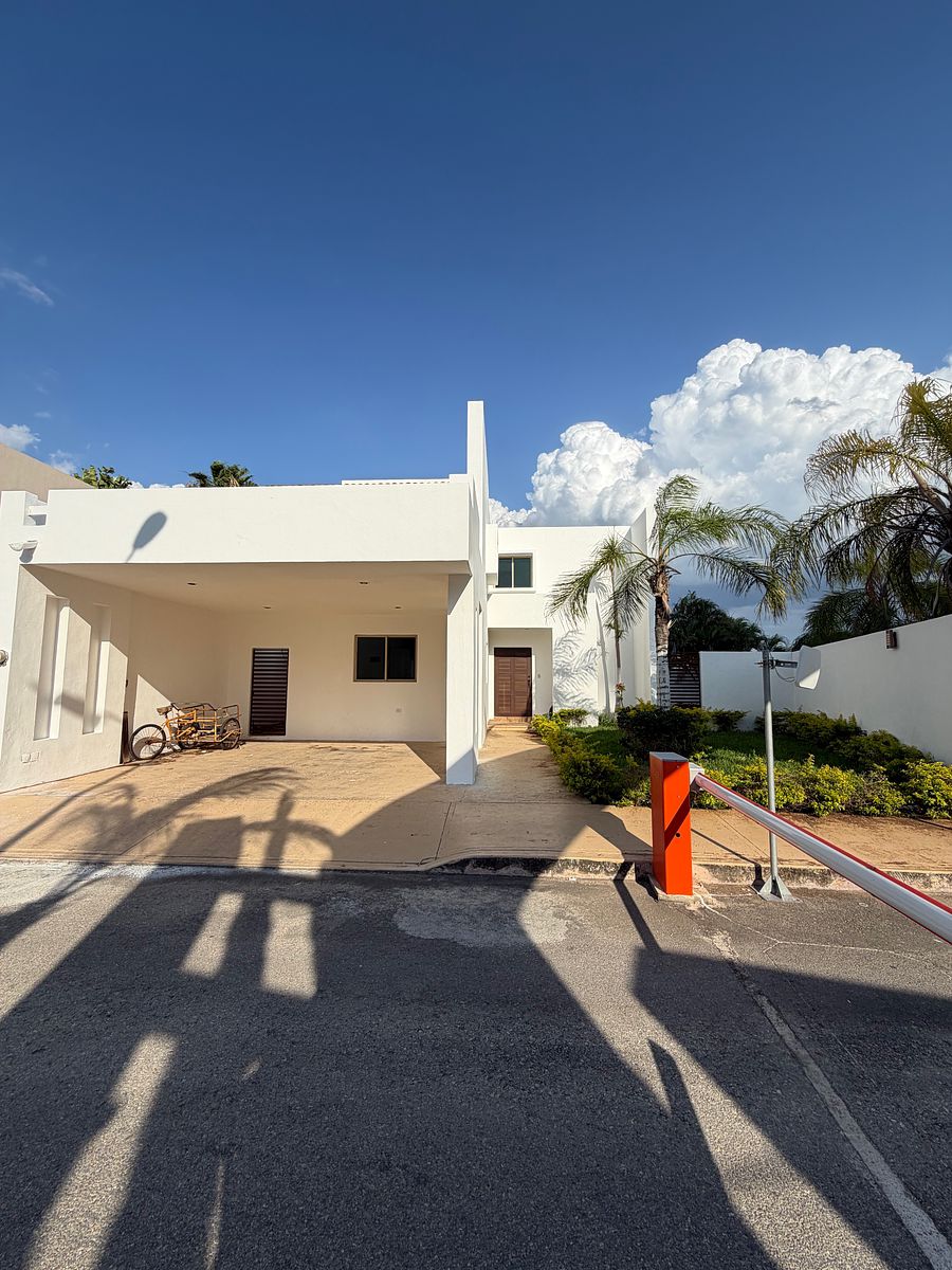 Casa en Altabrisa, Mérida, foto 2 de 27