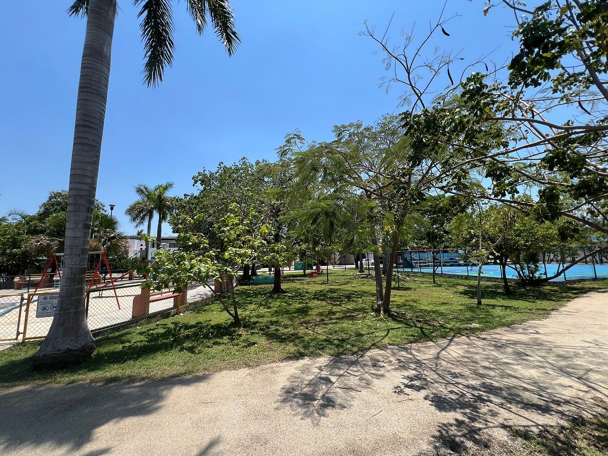 18 de 22: area comun, enfrente