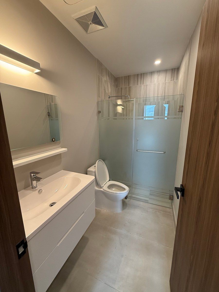 7 de 17: Baño secundario