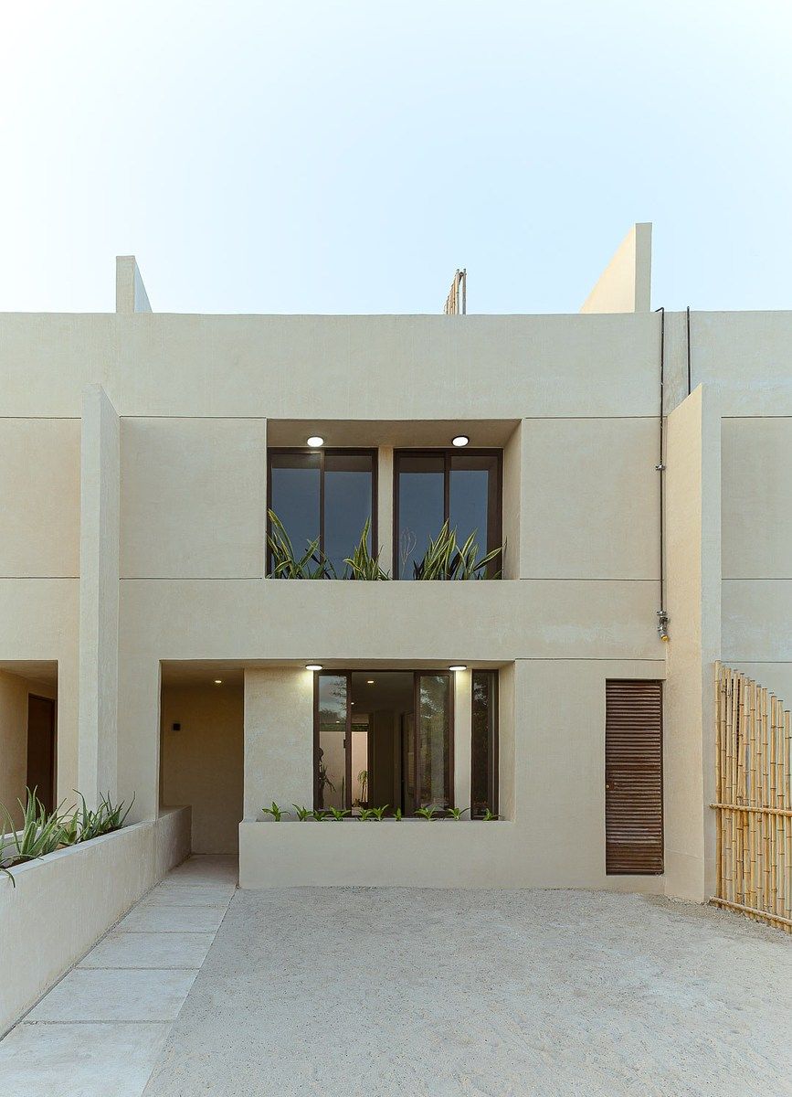 2 de 13: FACHADA