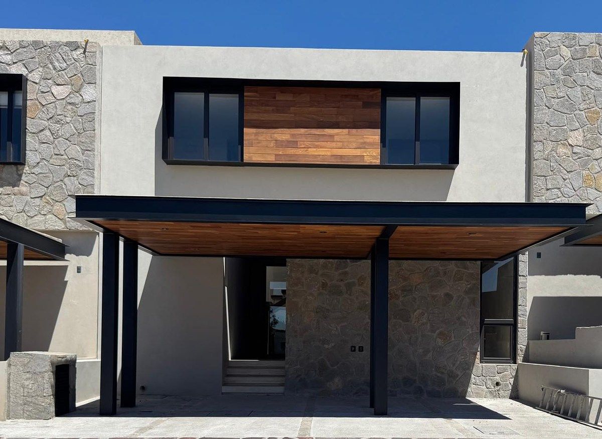Casa en renta ubicada en  el Fraccionamiento Altozano, foto 1 de 34