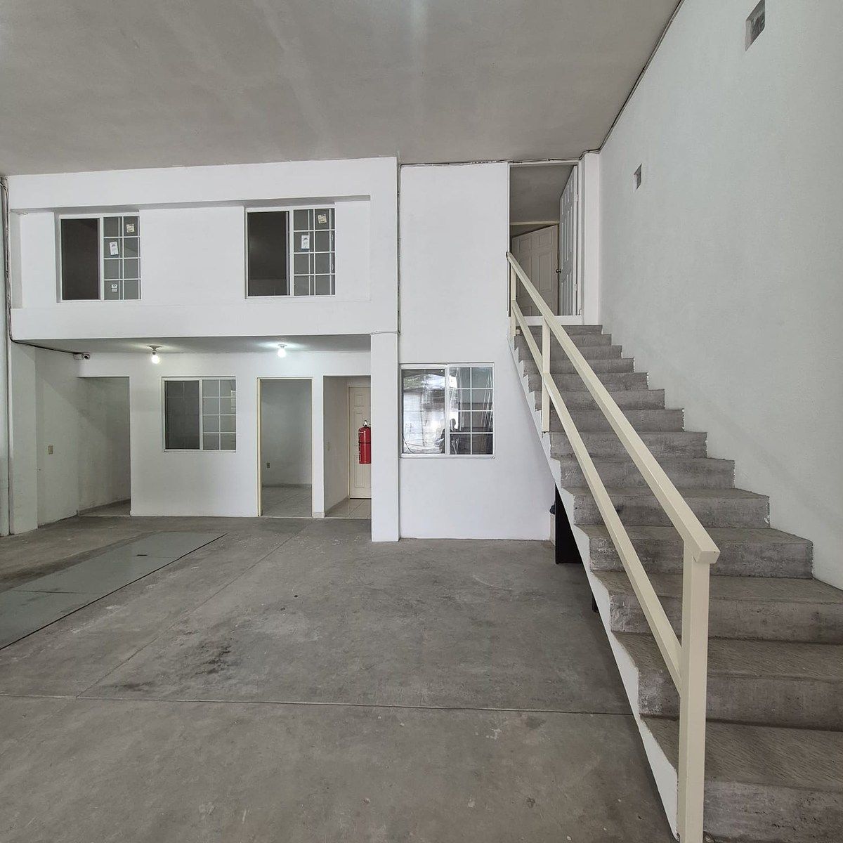 4 de 18: OFICINAS
