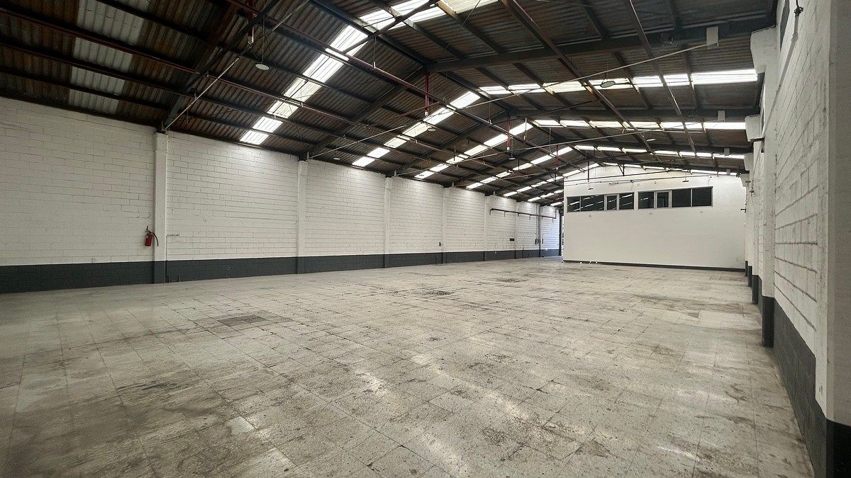 Bodega Comercial en Fracc. Industrial Monte de los Olivos foto 5