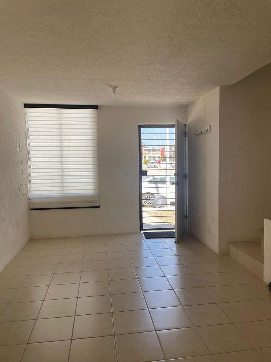 CASA EN VENTA EN FRACC. LOS TRÉBOLES - foto 2