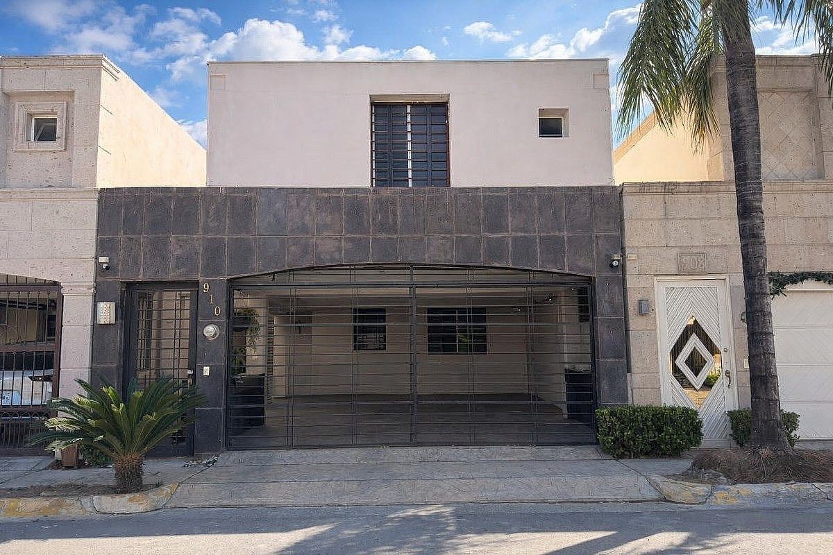 RESIDÊNCIA EQUIPADA EM CERRADAS DE ANÁHUAC | 203m² | FRENTE A PARQUE LINEAR, foto 1 de 9