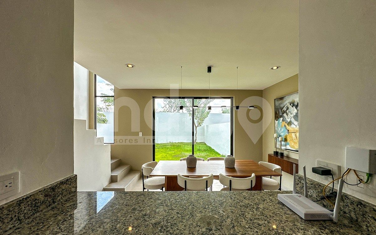 18 of 49: Vista desde la Cocina