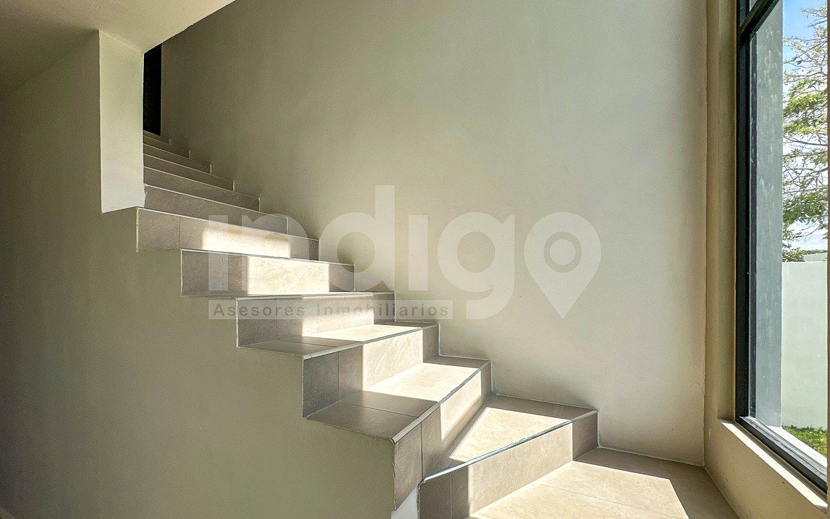 19 of 49: Escalera Planta Alta