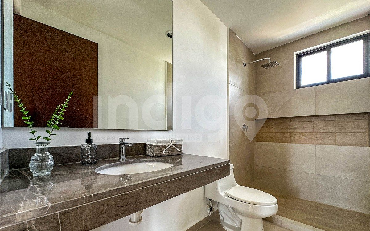 25 of 49: Baño Recámara Principal