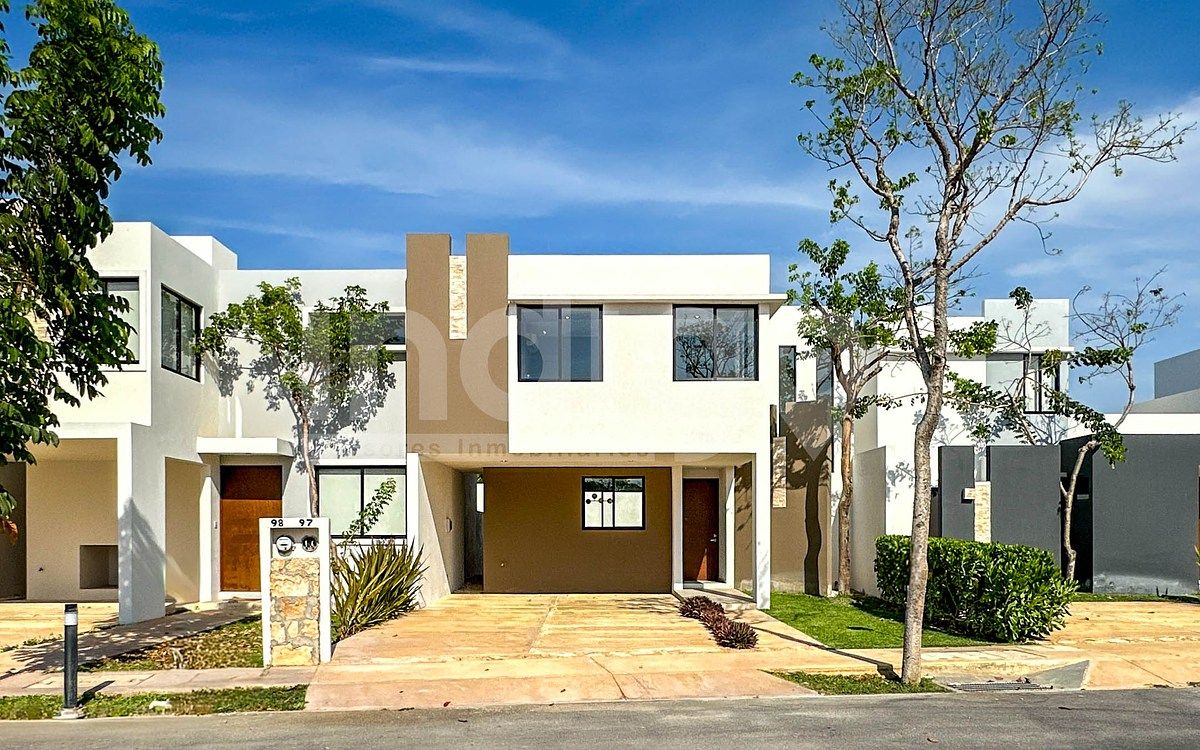 Casa en Venta en Mérida Modelo E en Privada Santa Loreto, Caucel