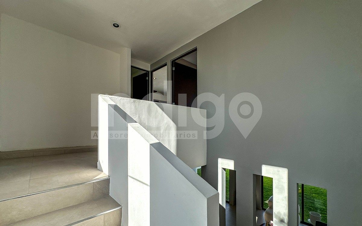 20 of 50: Escalera Planta Alta