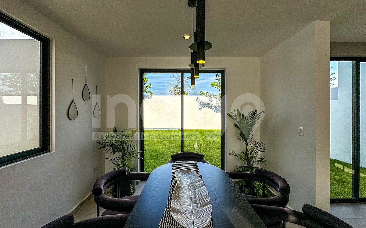 10 of 48: Vista desde el Comedor