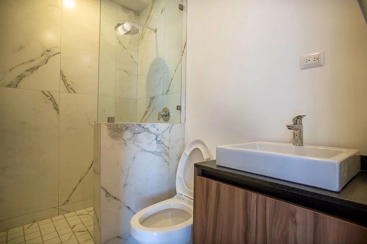 14 de 21: Baño Secundario