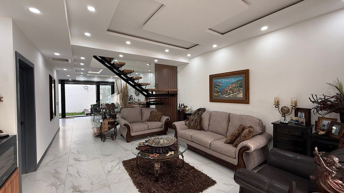 5 of 25: Area de sala y comedor