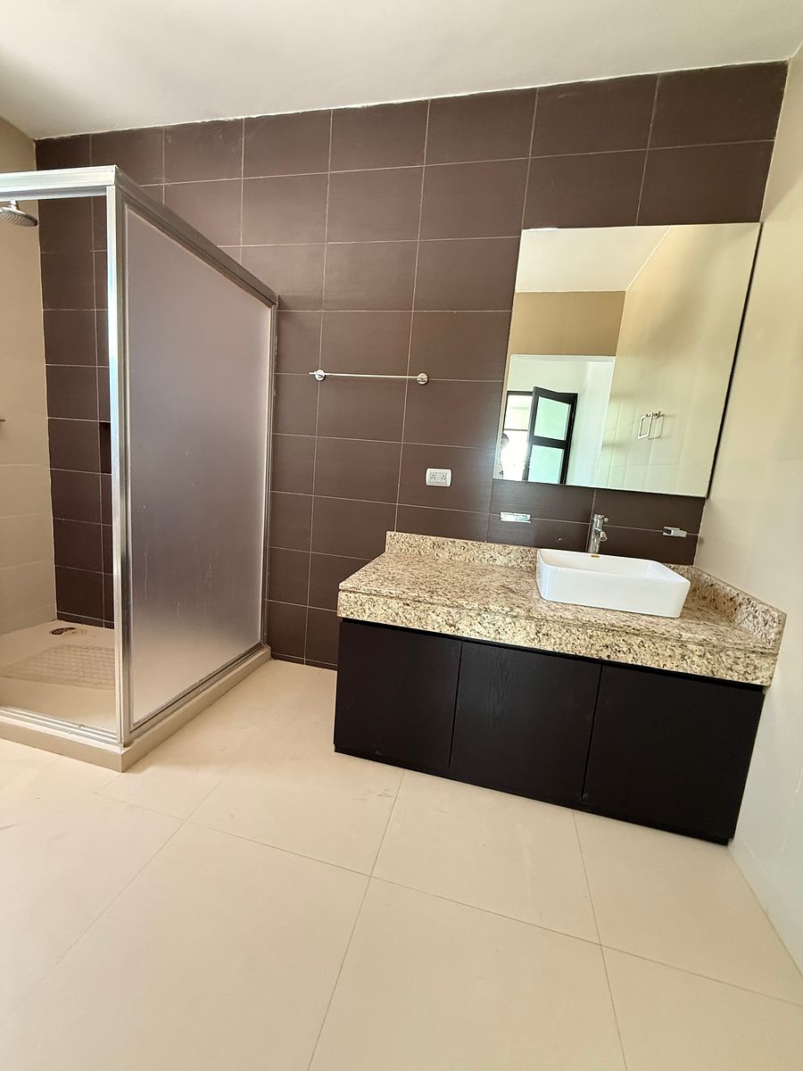 20 de 24: baño recamara secundaria 2