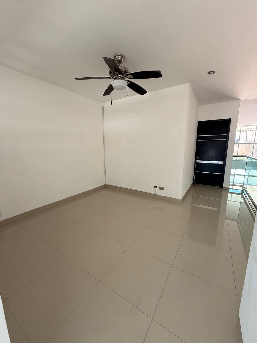 21 de 24: family room