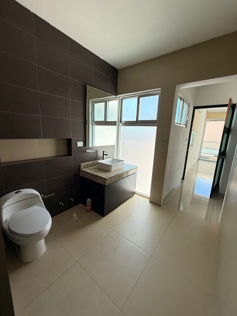 15 de 24: Baño  recamara secundaria 1