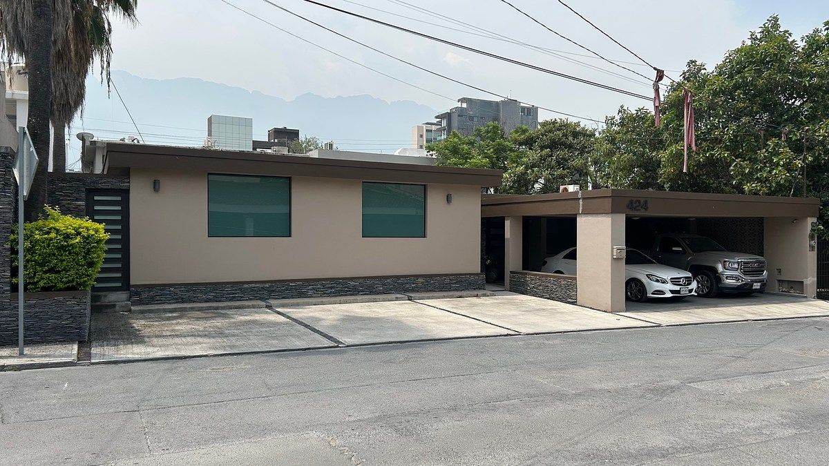 Casa de 1 sola planta en Del Valle, San Pedro Garza García