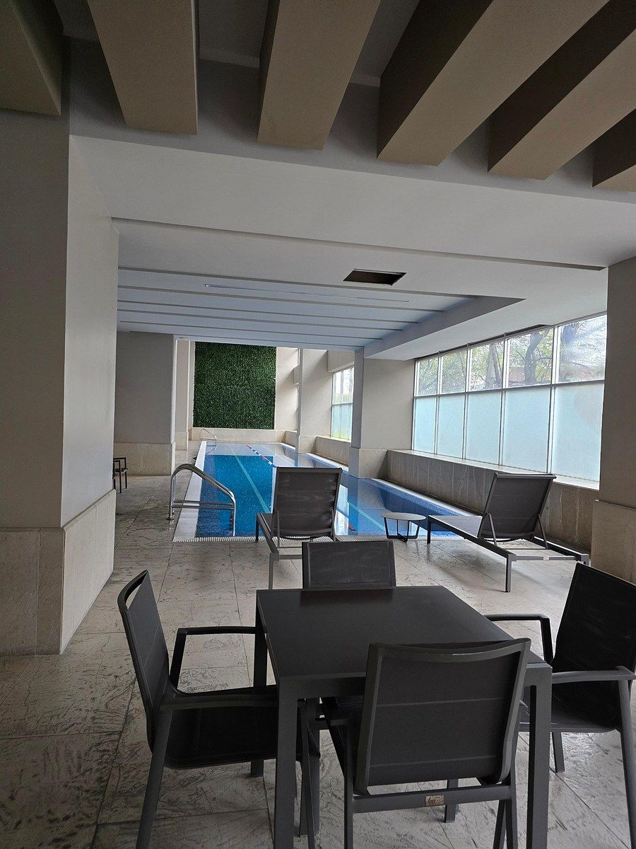 21 de 38: Carril de Nado