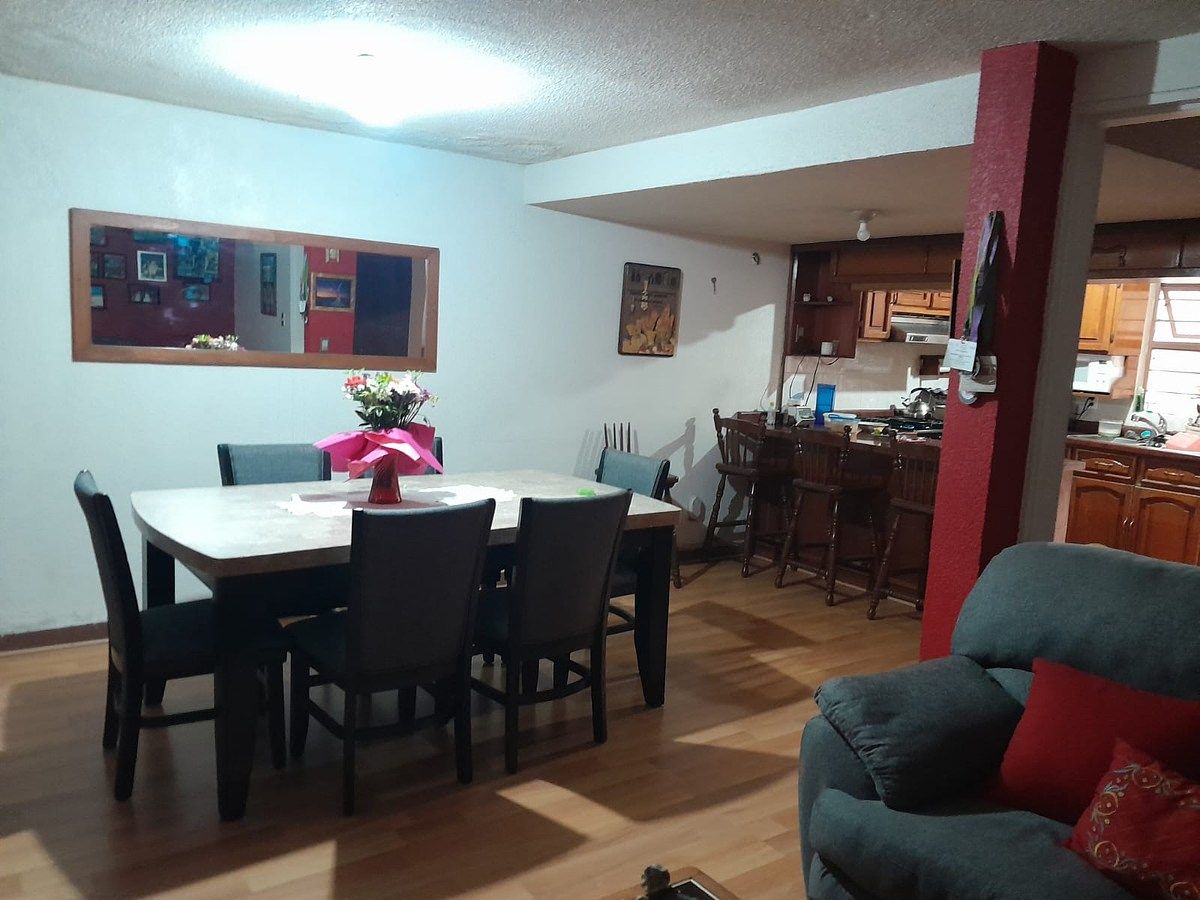 Casa a una Cuadra de Camelinas a Unos Pasos de Blvd Sanson Flores /Sg/pc/fbp