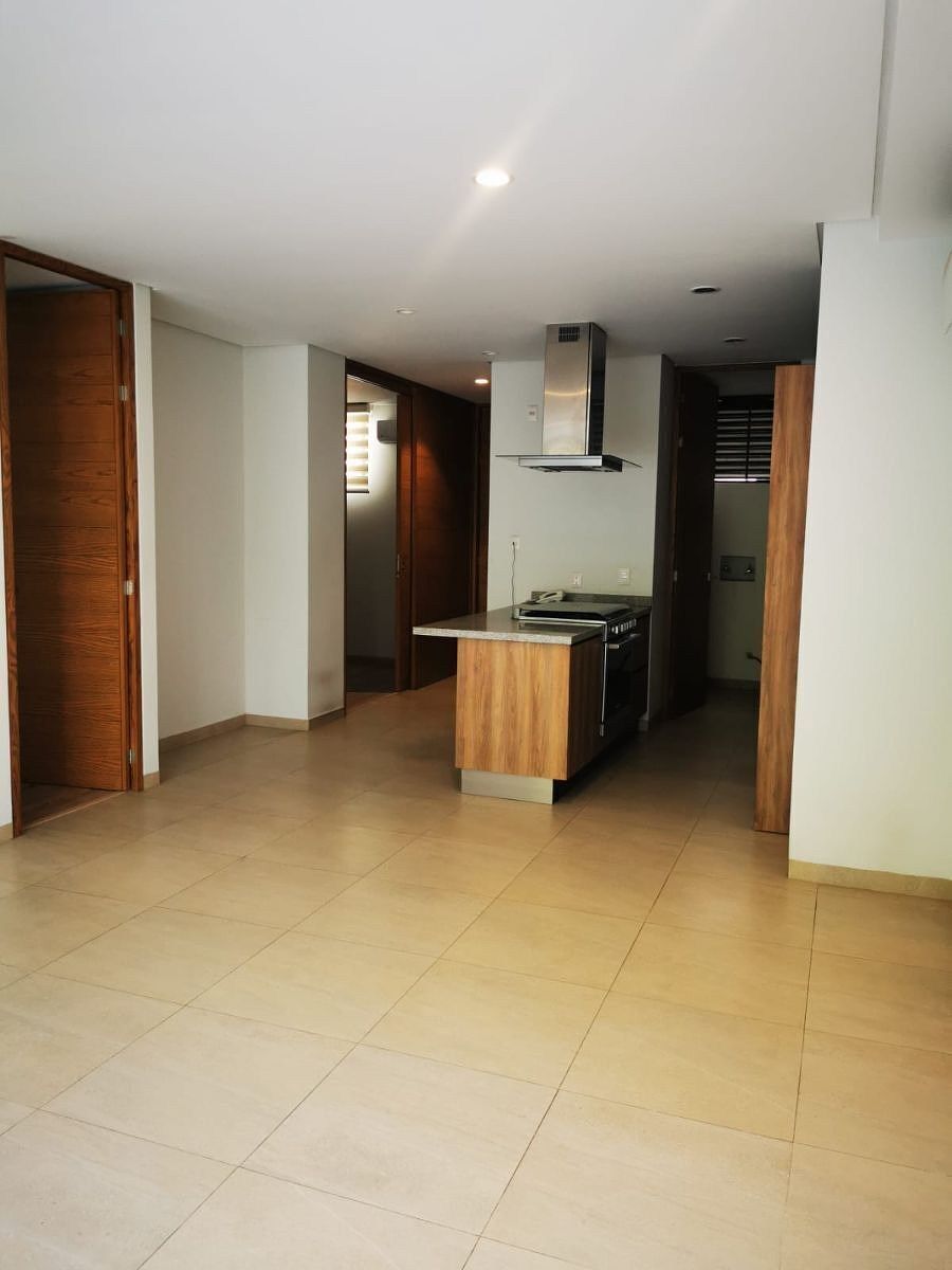 DEPARTAMENTO EN RENTA SOBRE AV. MORELOS ARCOS VALLARTA MAQ SIN AMUEBLAR, foto 1 de 24