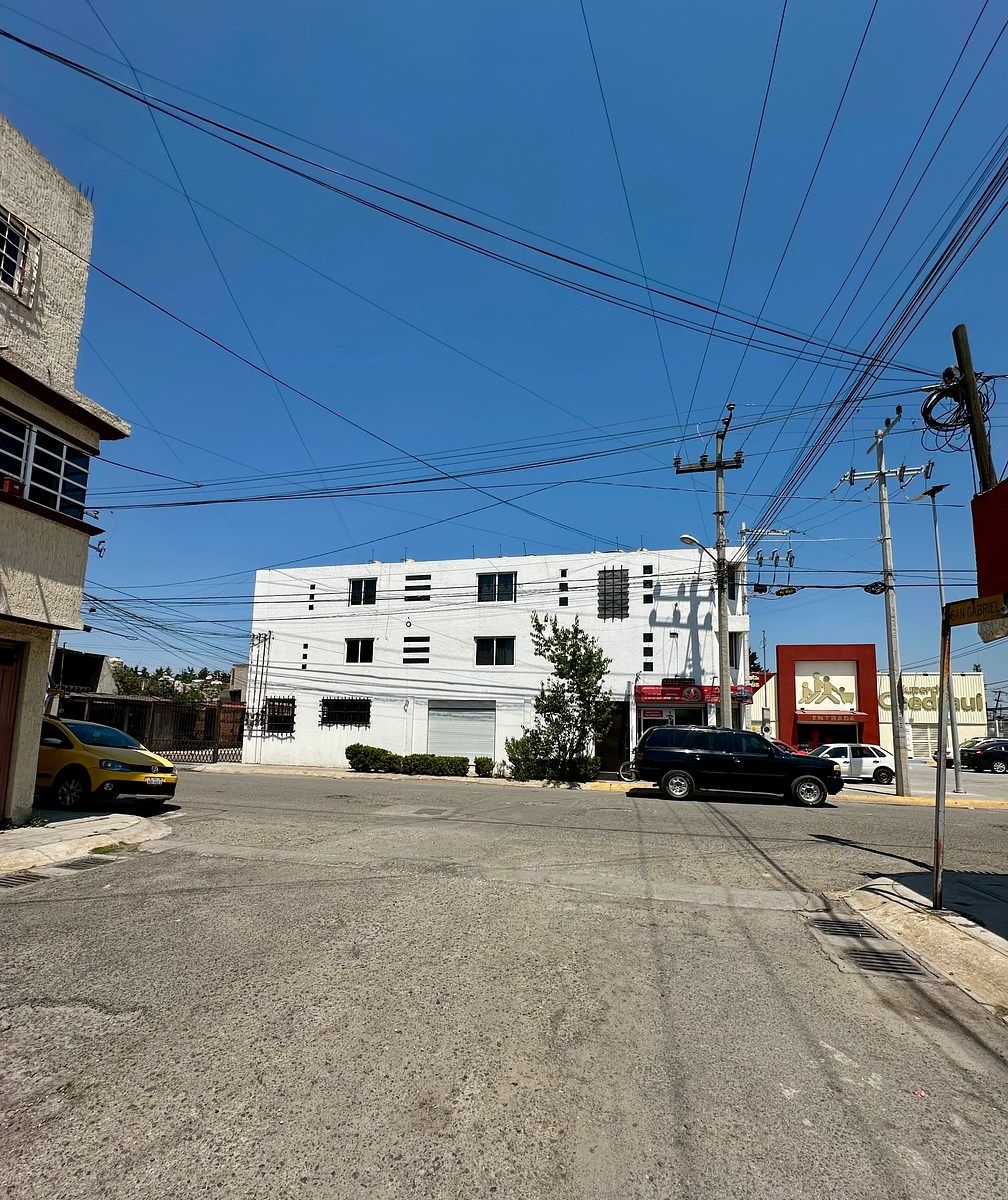 Casa de 205 m² con 4 recámaras y 3 baños a 5 minutos de Toluca 2000, foto 1 de 13