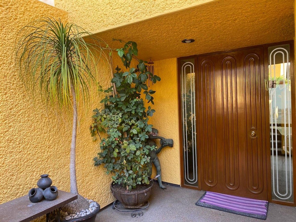 Venta o renta casa en bosques de las lomas con seguridad - foto 1