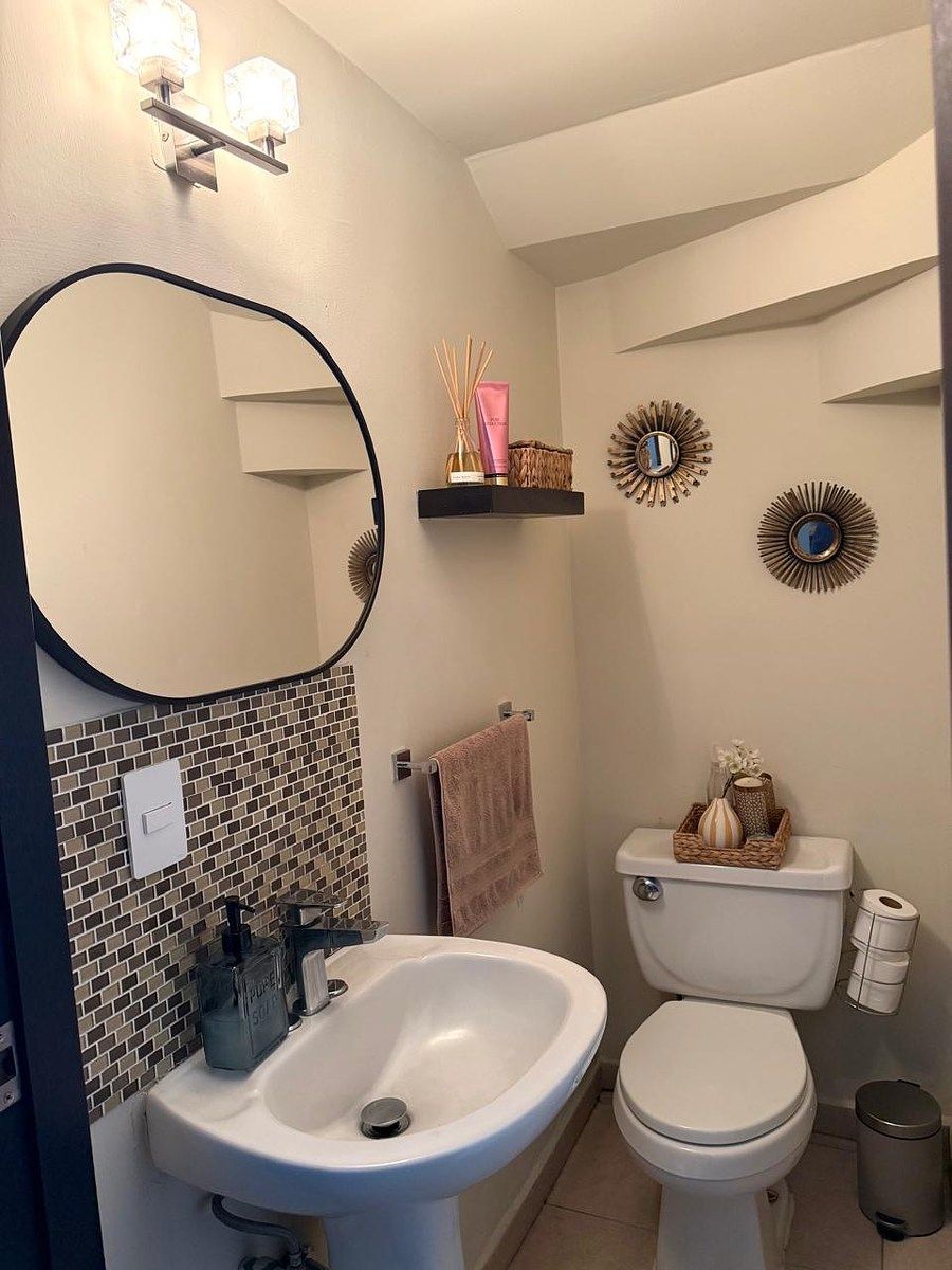 6 de 19: Baño de visitas