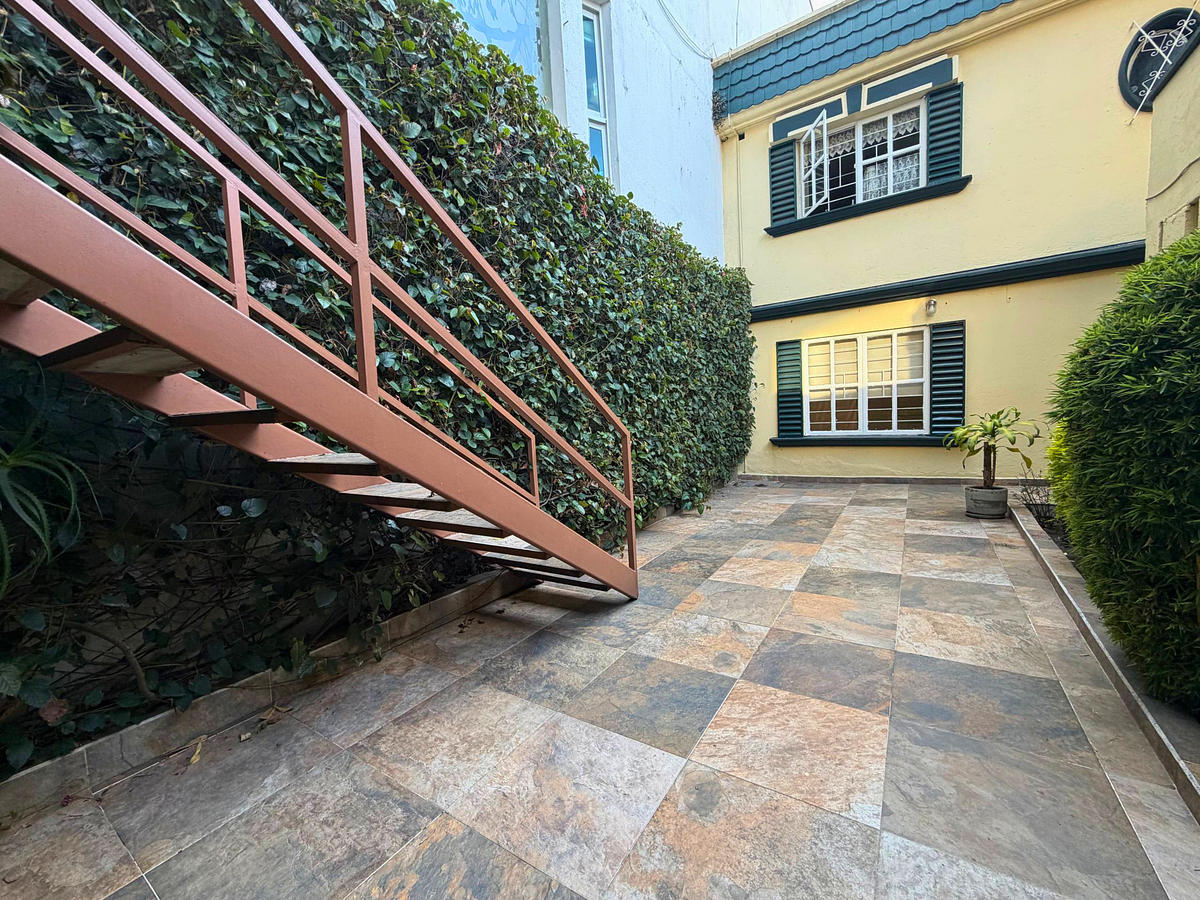 2 de 19: PATIO