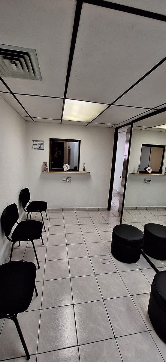 6 de 8: RECEPCIÓN Y SALA DE ESPERA