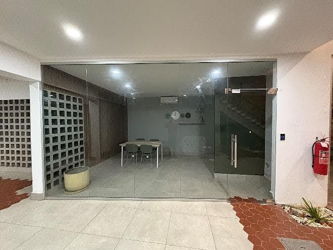 Local comercial en Alquiler en La Zona Colonial, foto 1 de 6