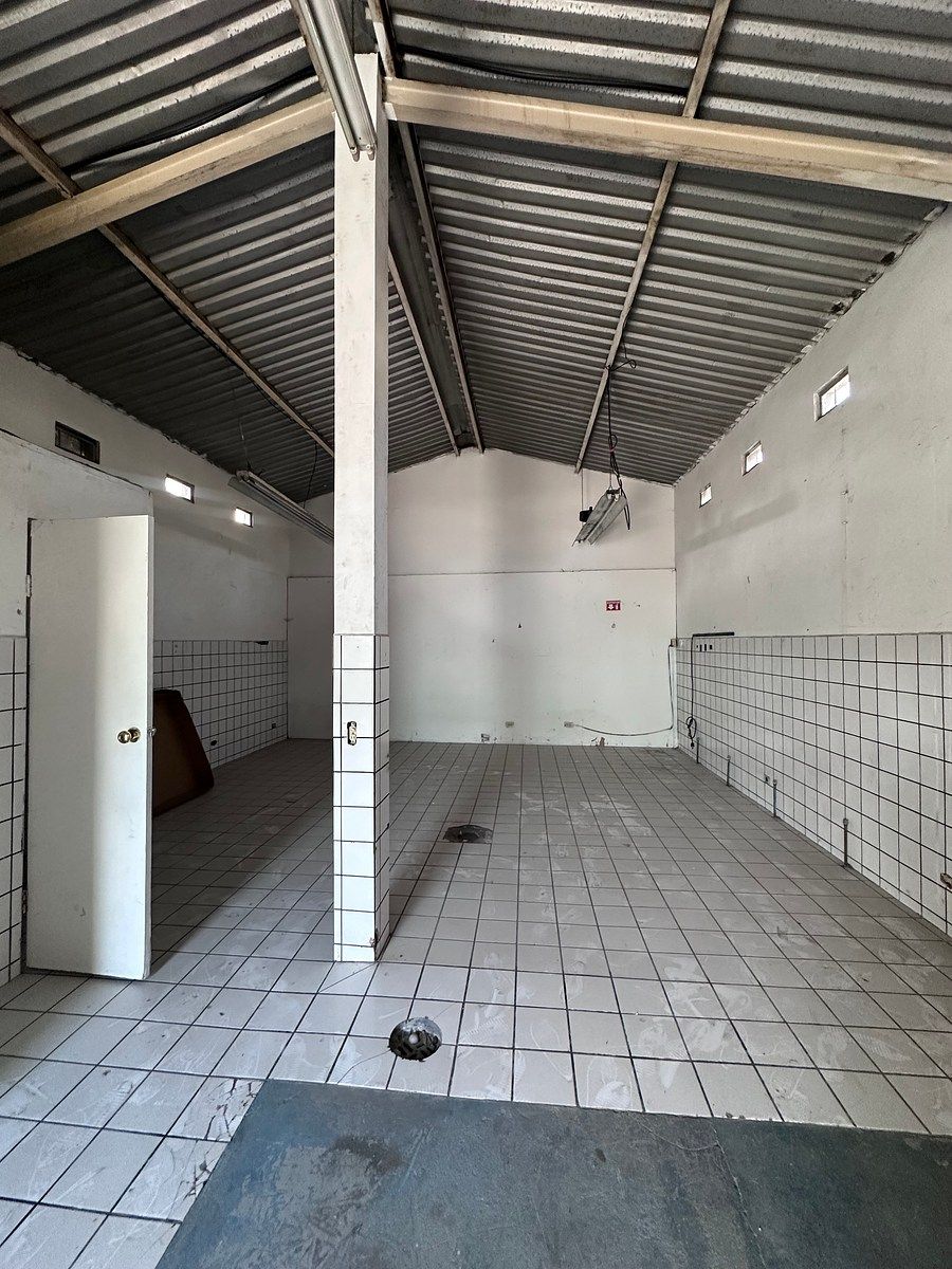 5 of 7: Estacio abierto