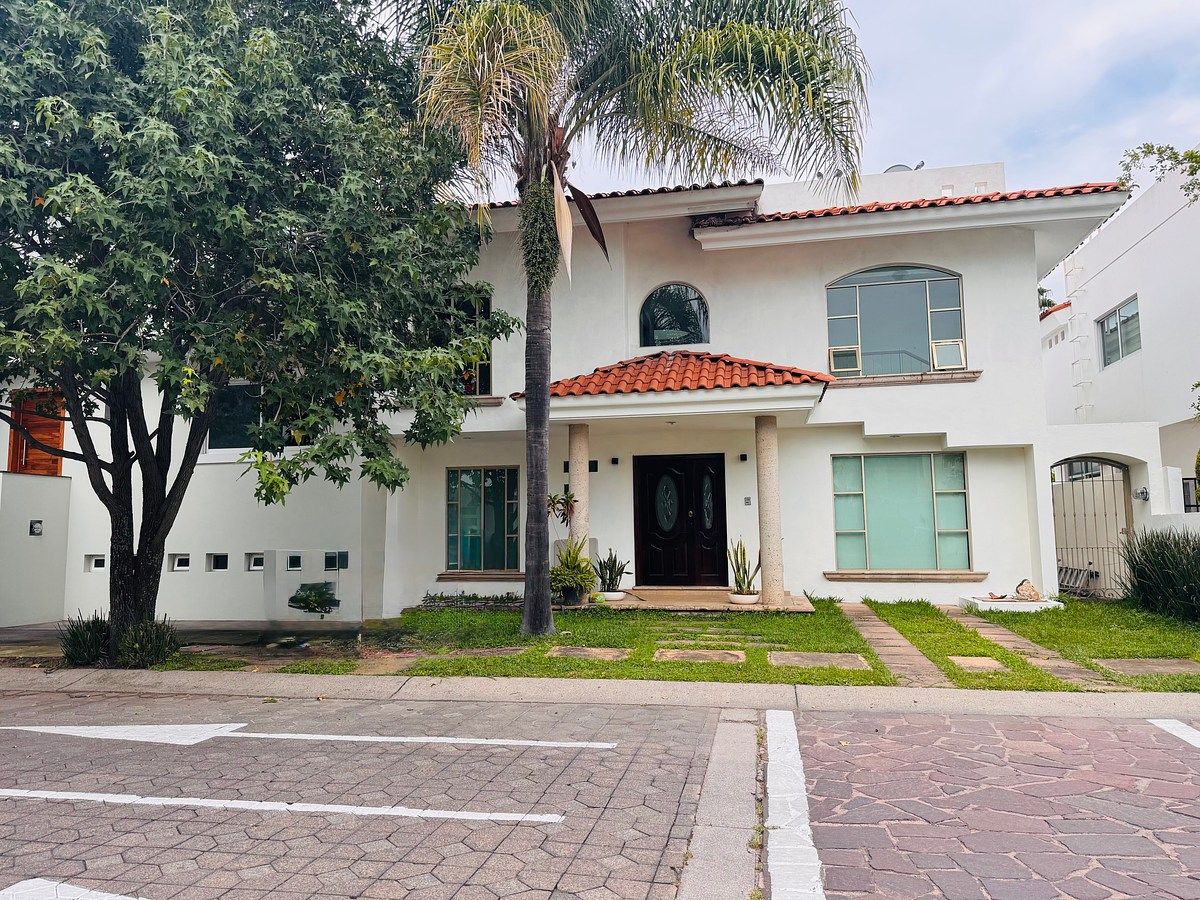 Excelente Casa à Venda no Jardim Real, Coto 4, foto 1 de 15