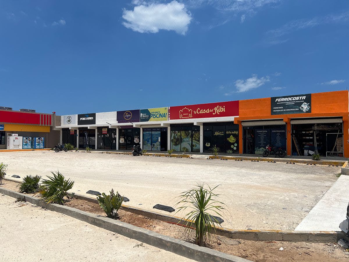 PLAZA SOBRE LA MISMA AVENIDA, foto 7 de 13